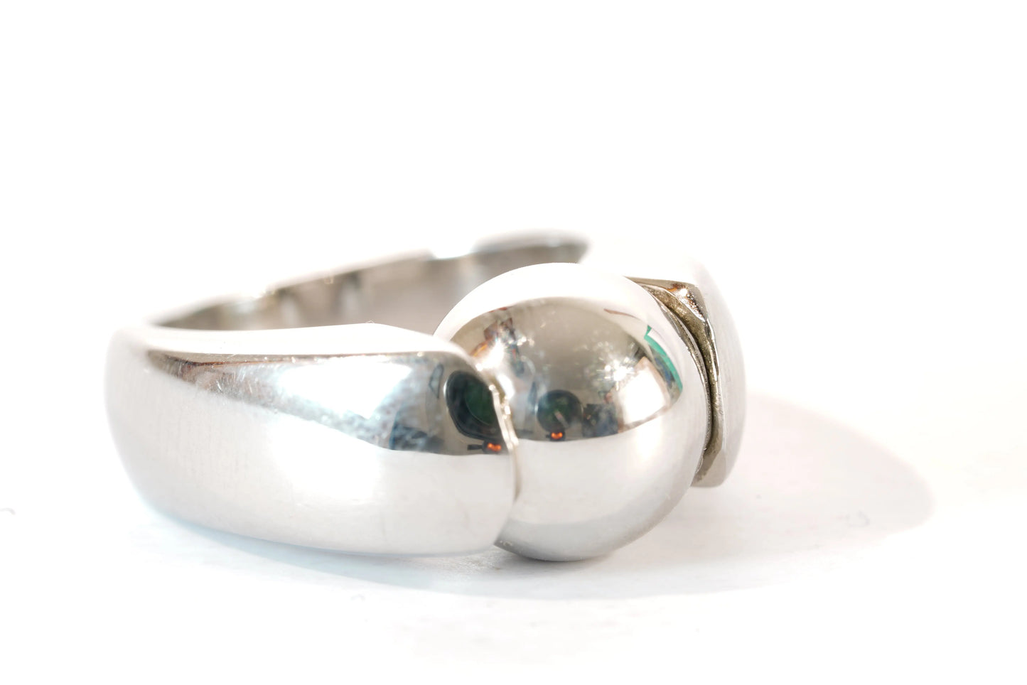 Bague en acier avec boule Ma boutique