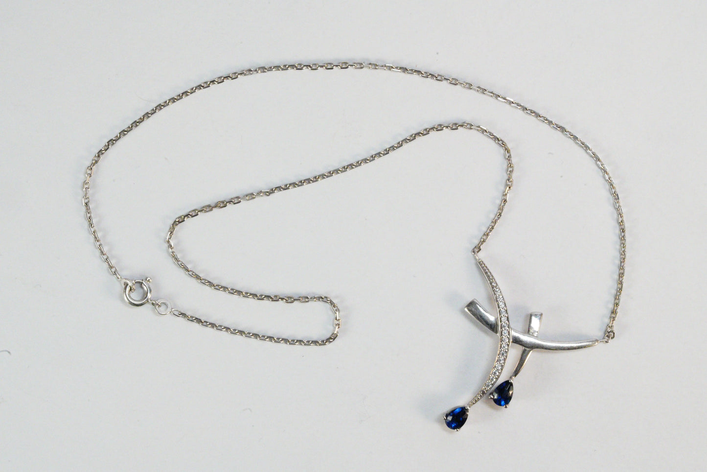 Collier en Argent avec pendentif avec pierres de Zirconium et pierres bleues Ma boutique