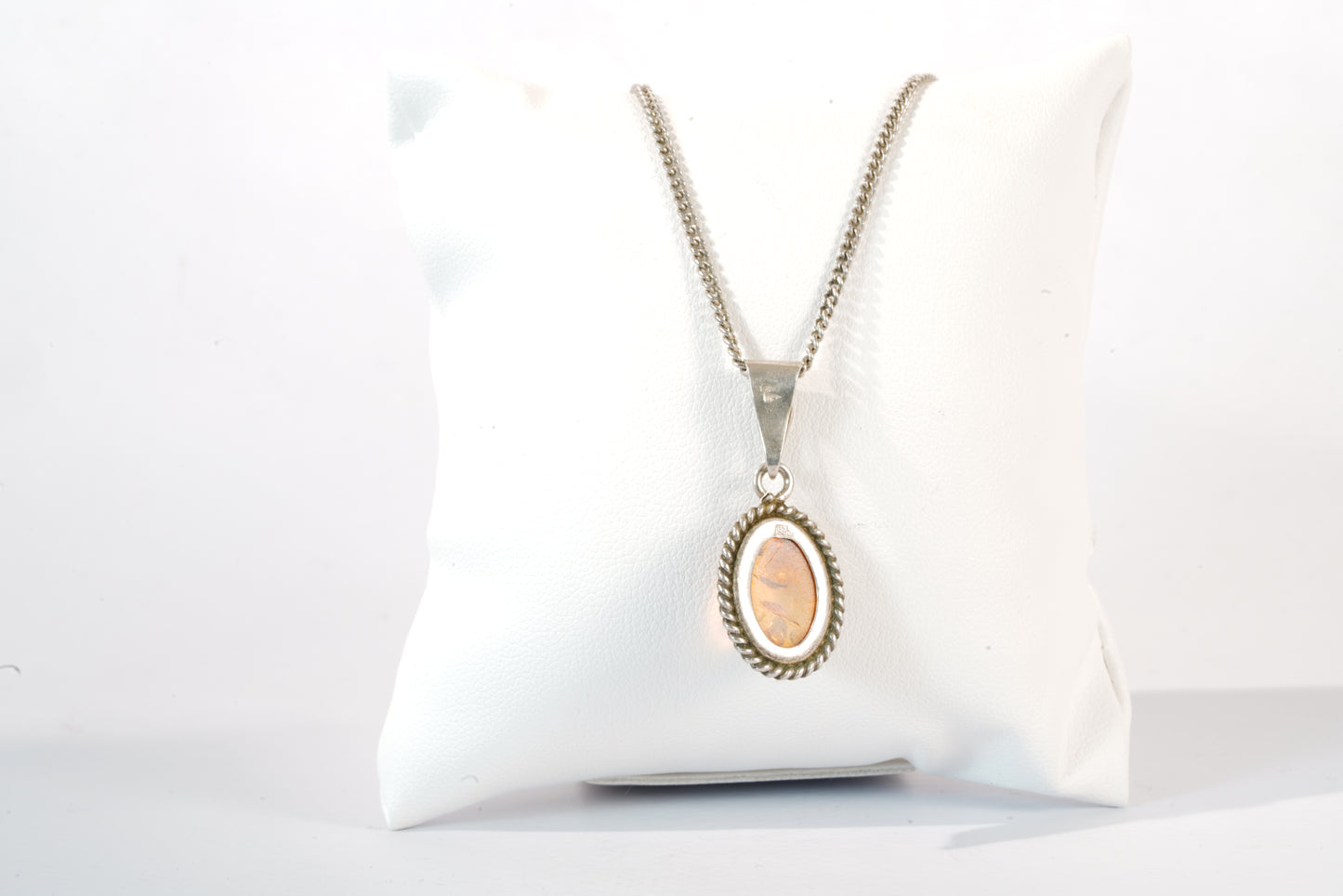 Collier en Argent avec pendentif indépendant avec pierre Ambre orange