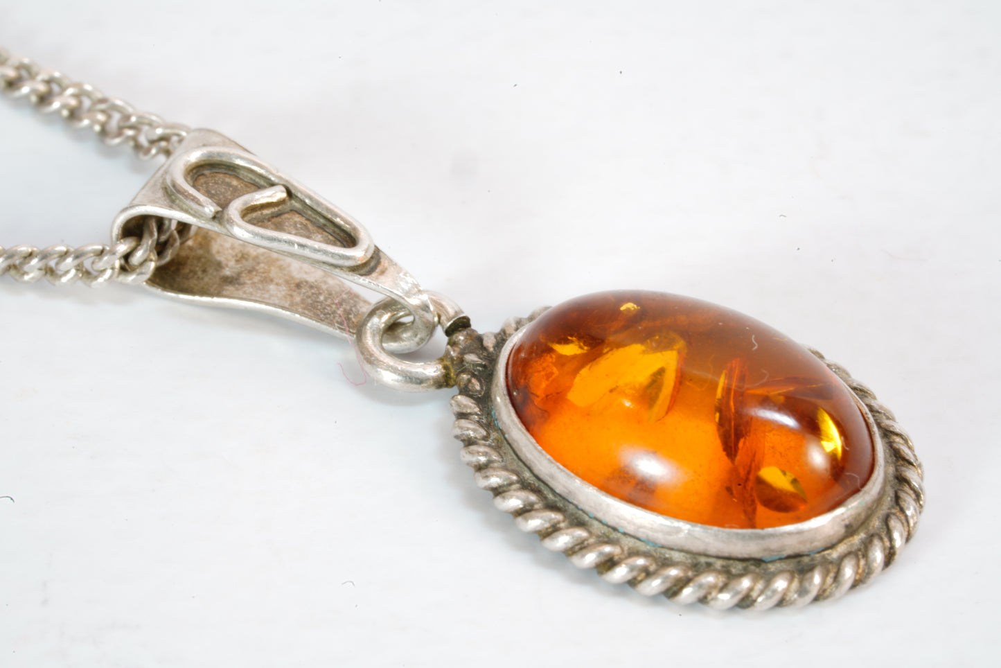 Collier en Argent avec pendentif indépendant avec pierre Ambre orange