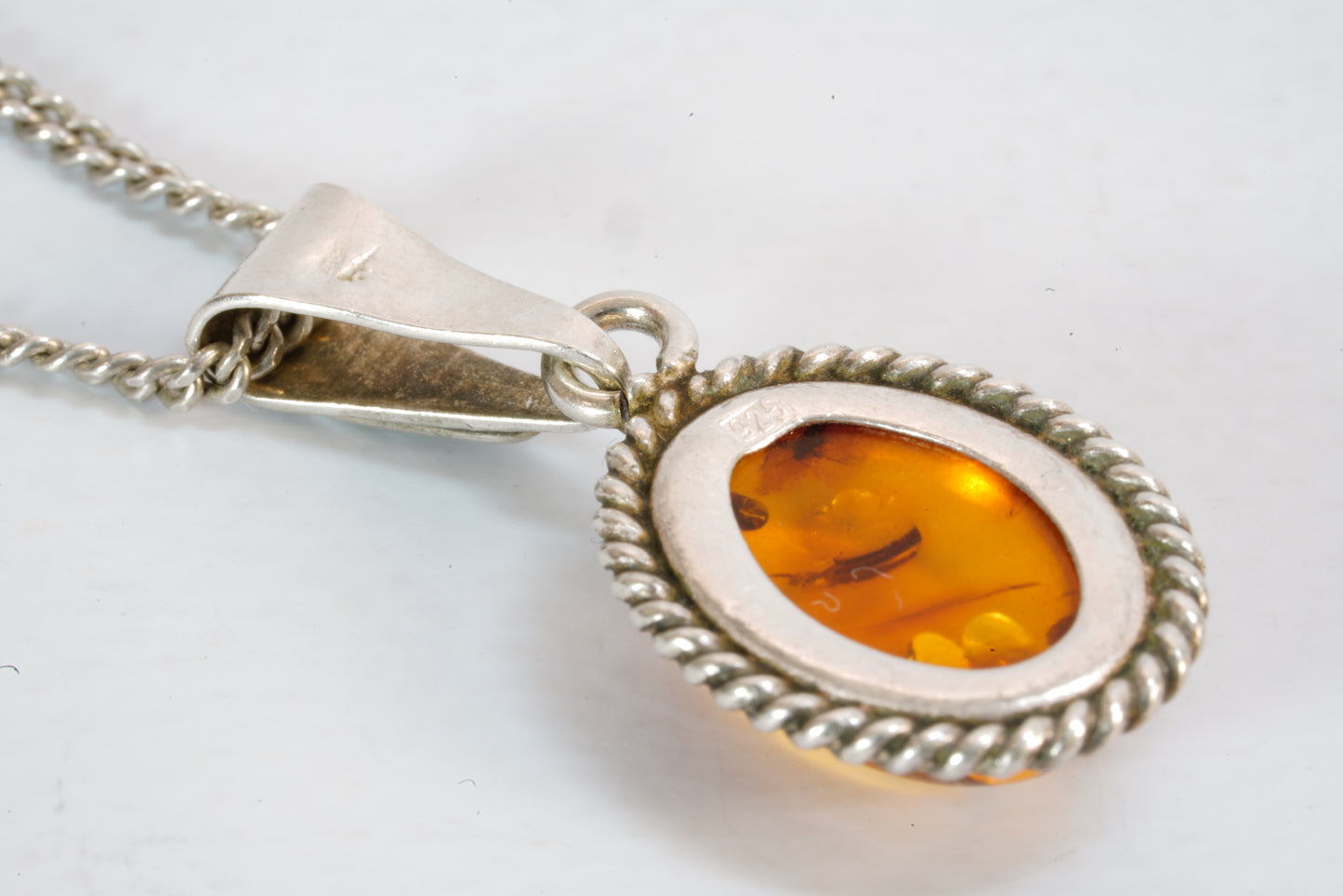 Collier en Argent avec pendentif indépendant avec pierre Ambre orange