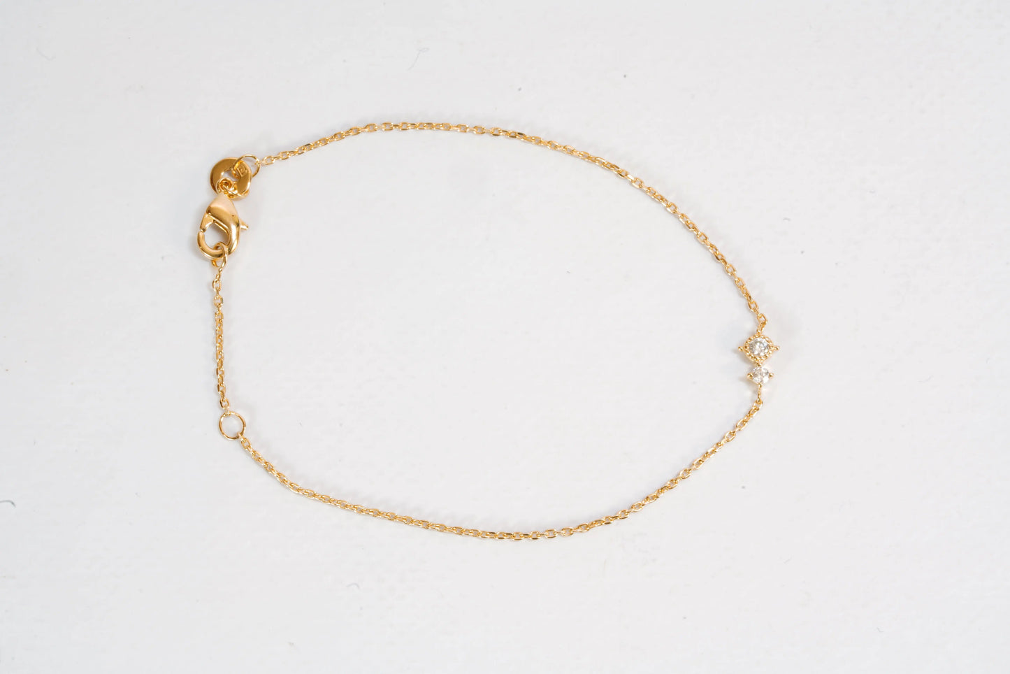 Bracelet fin en plaqué Or maille forçat avec pierres de Zirconium Ma boutique
