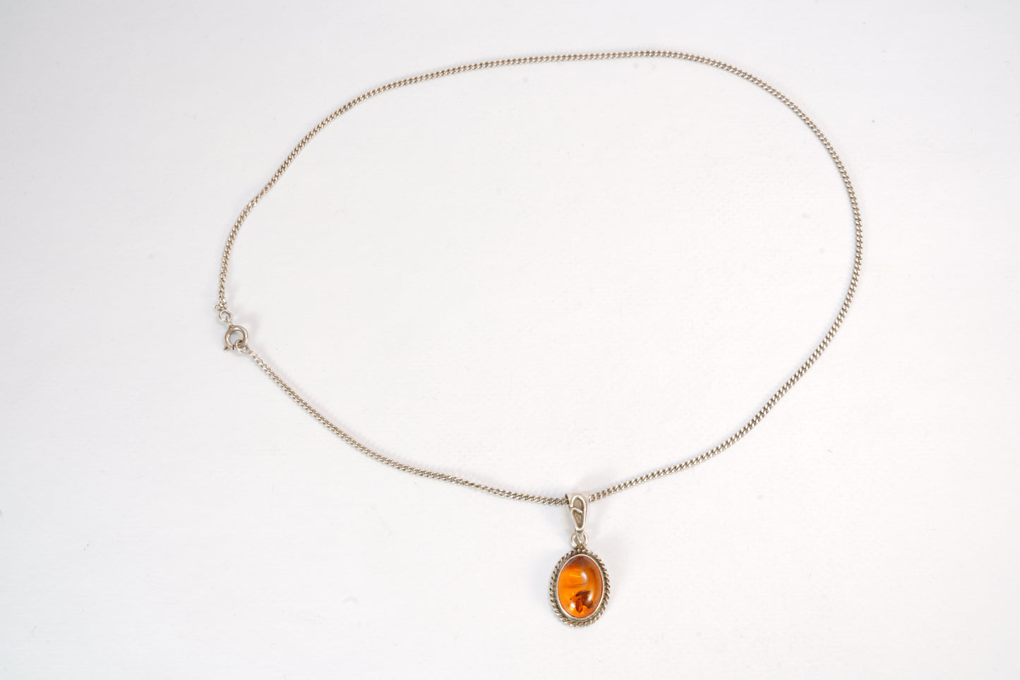 Collier en Argent avec pendentif indépendant avec pierre Ambre orange