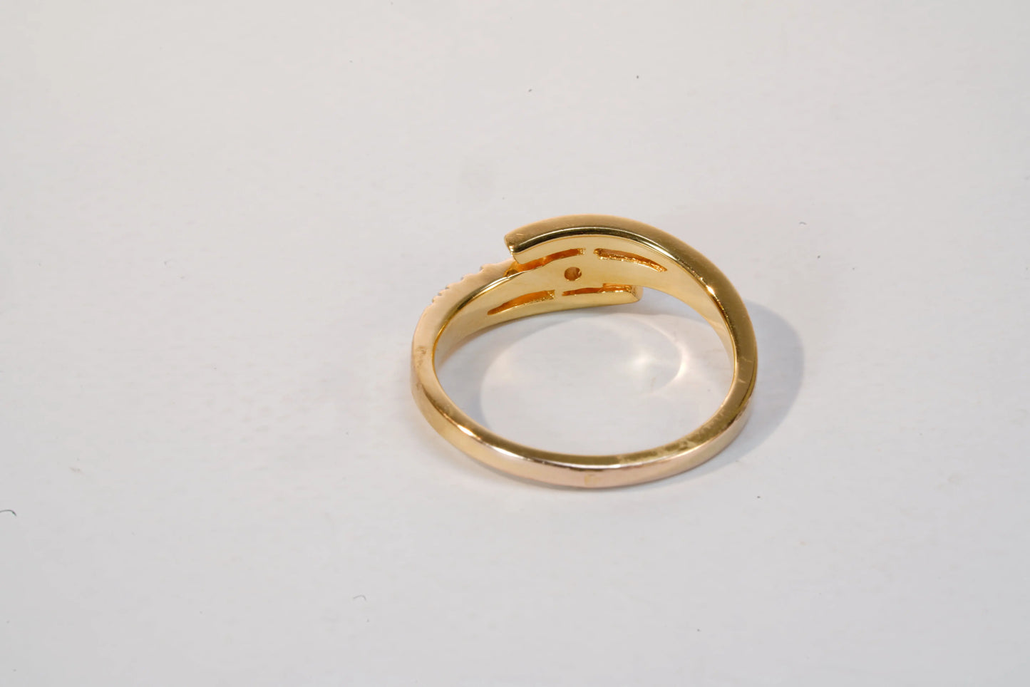 Bague croisée en plaqué Or avec pierres Zirconium Ma boutique