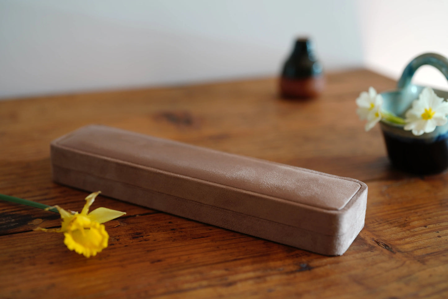 Boîte à Bracelet aspect suédine couleur taupe Max & Lucie