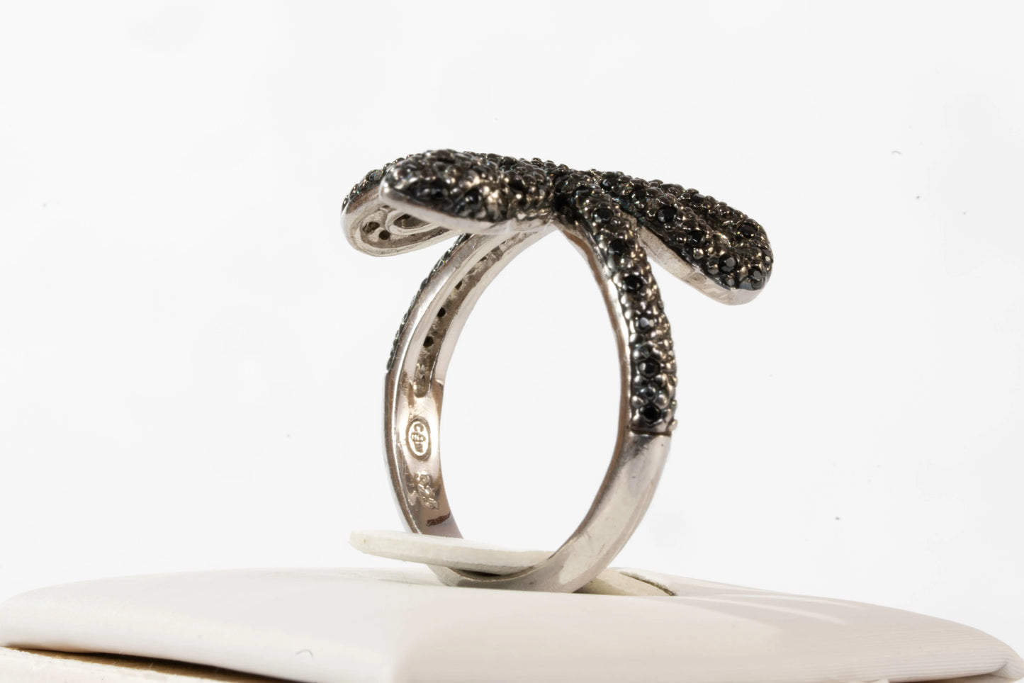 Bague en Argent motif serpent avec pierres de Zirconium noires Ma boutique
