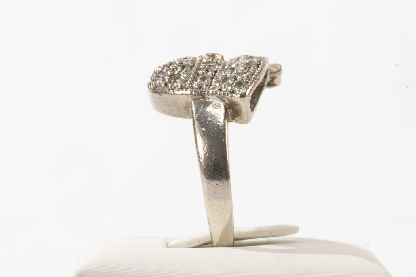 Bague en Argent motif chapeau incrusté de petites pierres de Zirconium Ma boutique