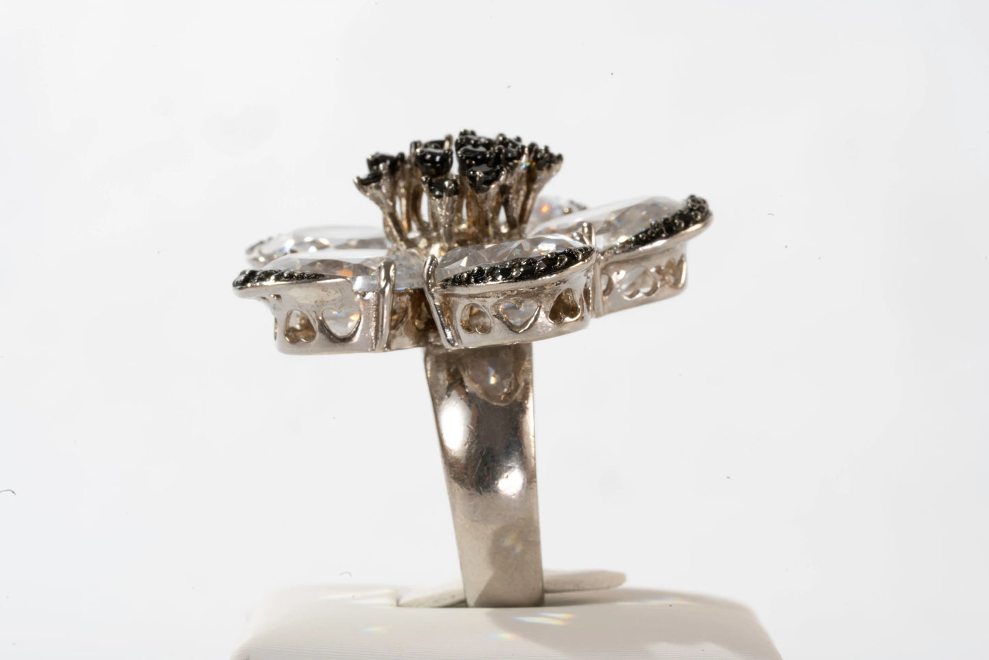 Bague en Argent motif fleur avec pierres de Zirconium Ma boutique