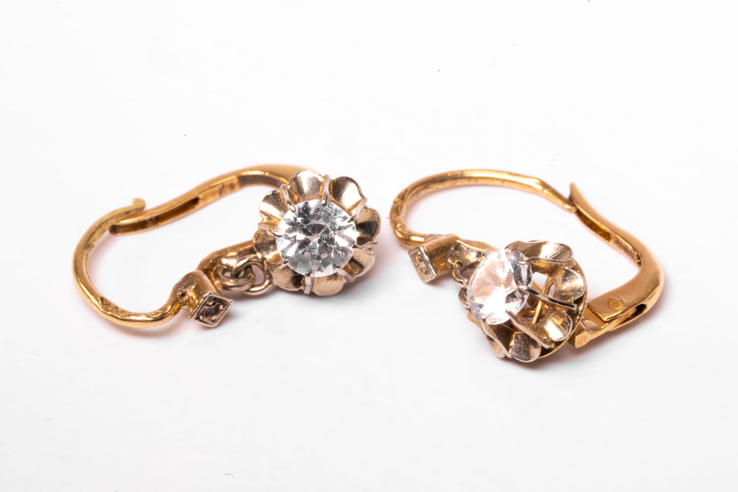 Dormeuses Anciennes Fleur Saphir Blanc Bicolore 18K