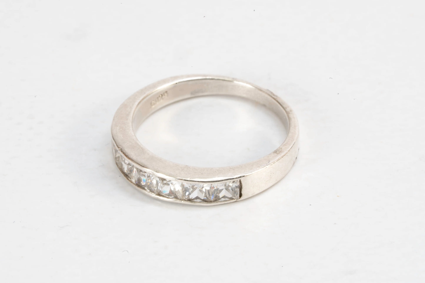 Bague en Argent avec pierres de Zirconium en rangée rectangulaire Ma boutique