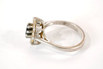 Solitaire forme Marguerite en Argent avec Saphir et Zirconium Ma boutique