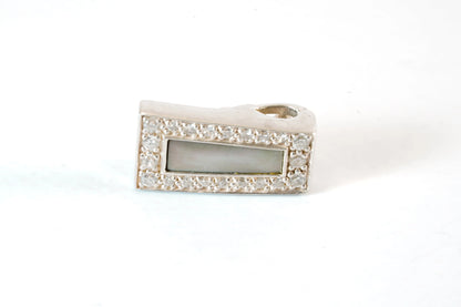 Pendentif rectangulaire avec pierre de nacre entourée de fines pierres de Zirconium Ma boutique