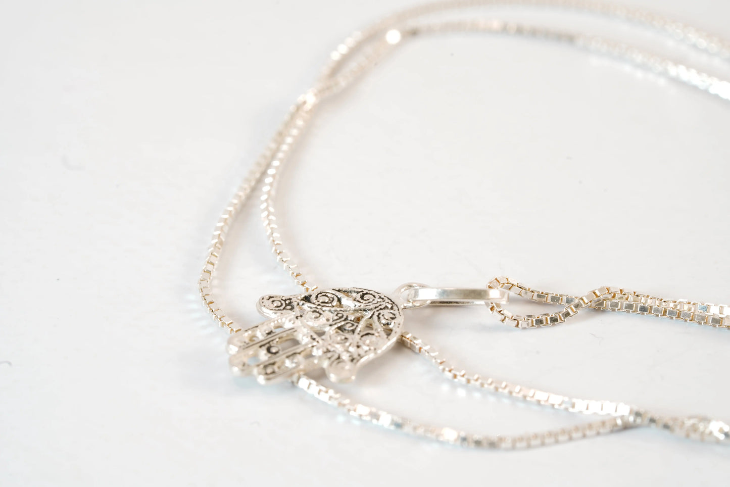 Collier en Argent avec pendentif main de fatma Ma boutique
