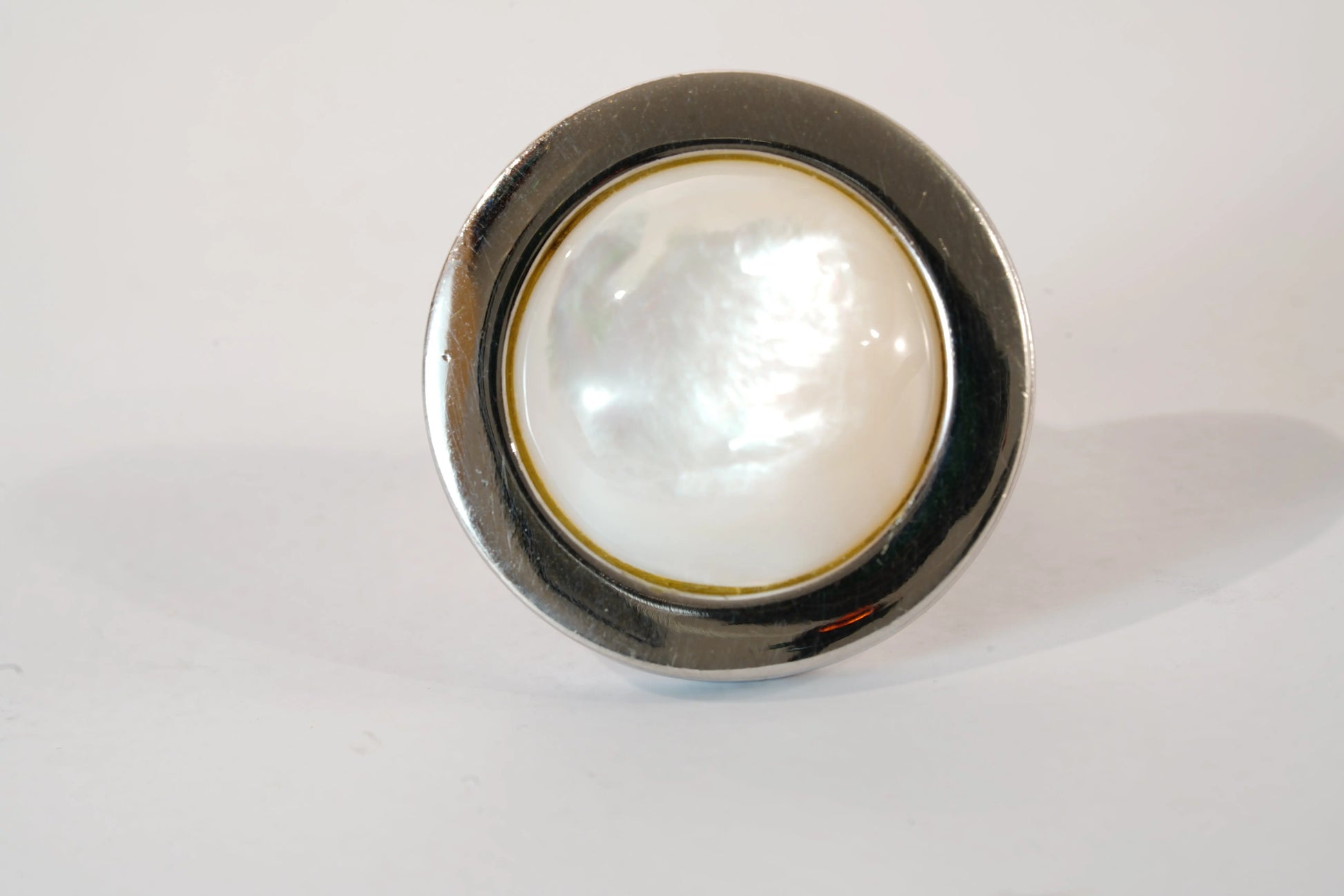 Bague ronde avec pierre de Nacre blanche Ma boutique