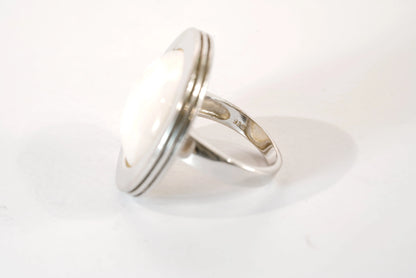 Bague ronde avec pierre de Nacre blanche Ma boutique
