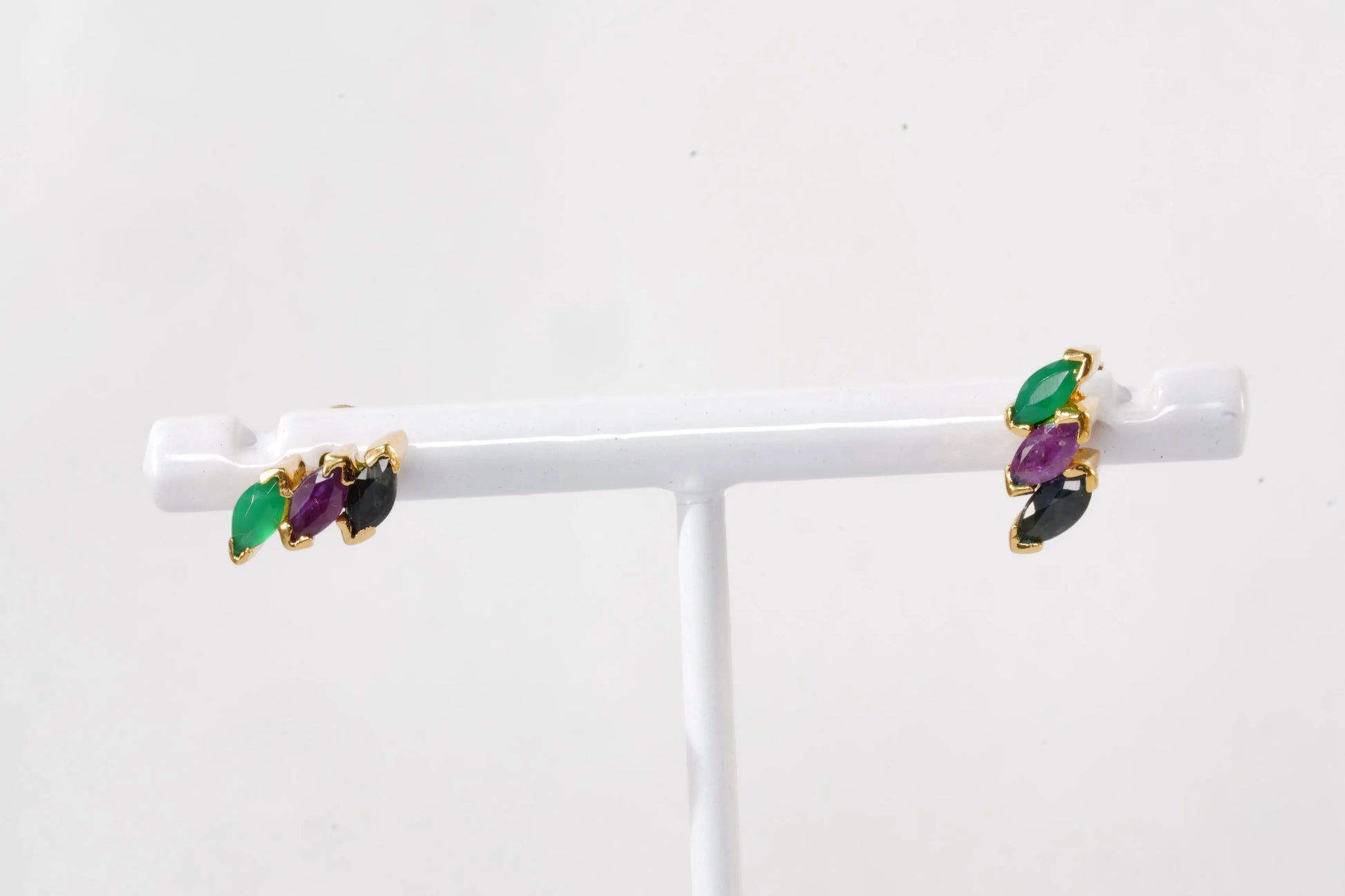 Boucles d'Oreilles Plaqué Or tricolore avec 3 pierres Emeraude, Rubis et Saphir Ma boutique