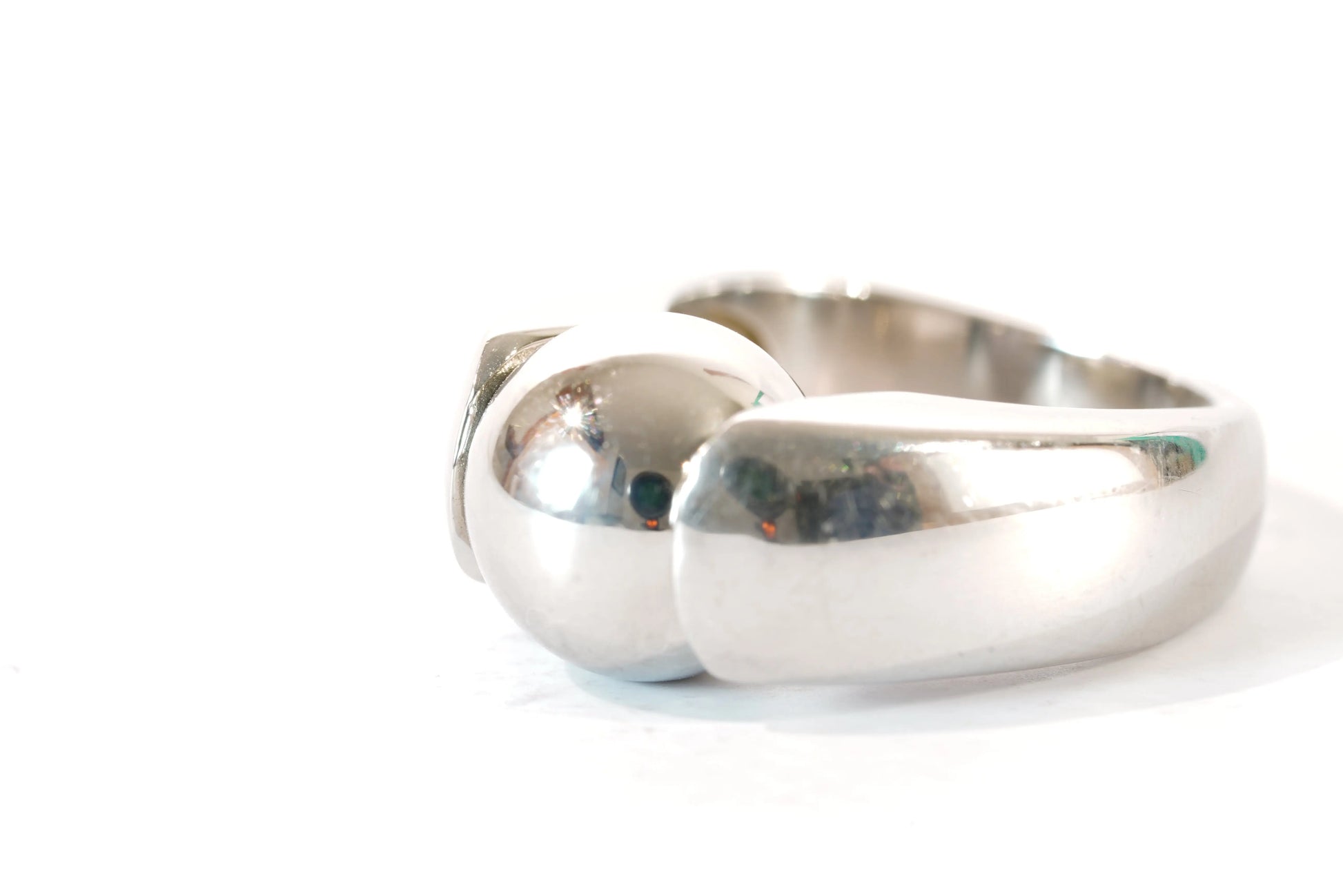 Bague en acier avec boule Ma boutique
