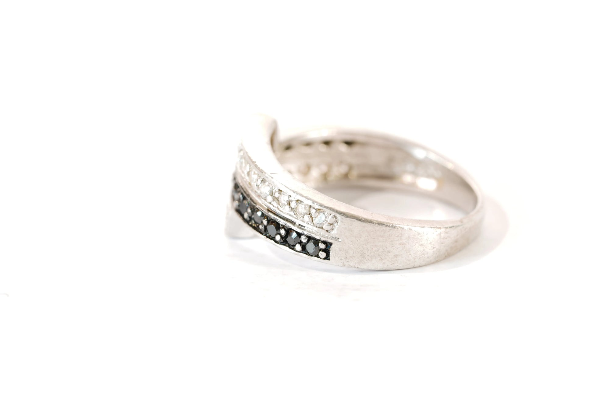 Bague en Argent avec pierres de Zirconium blanches et noires Ma boutique