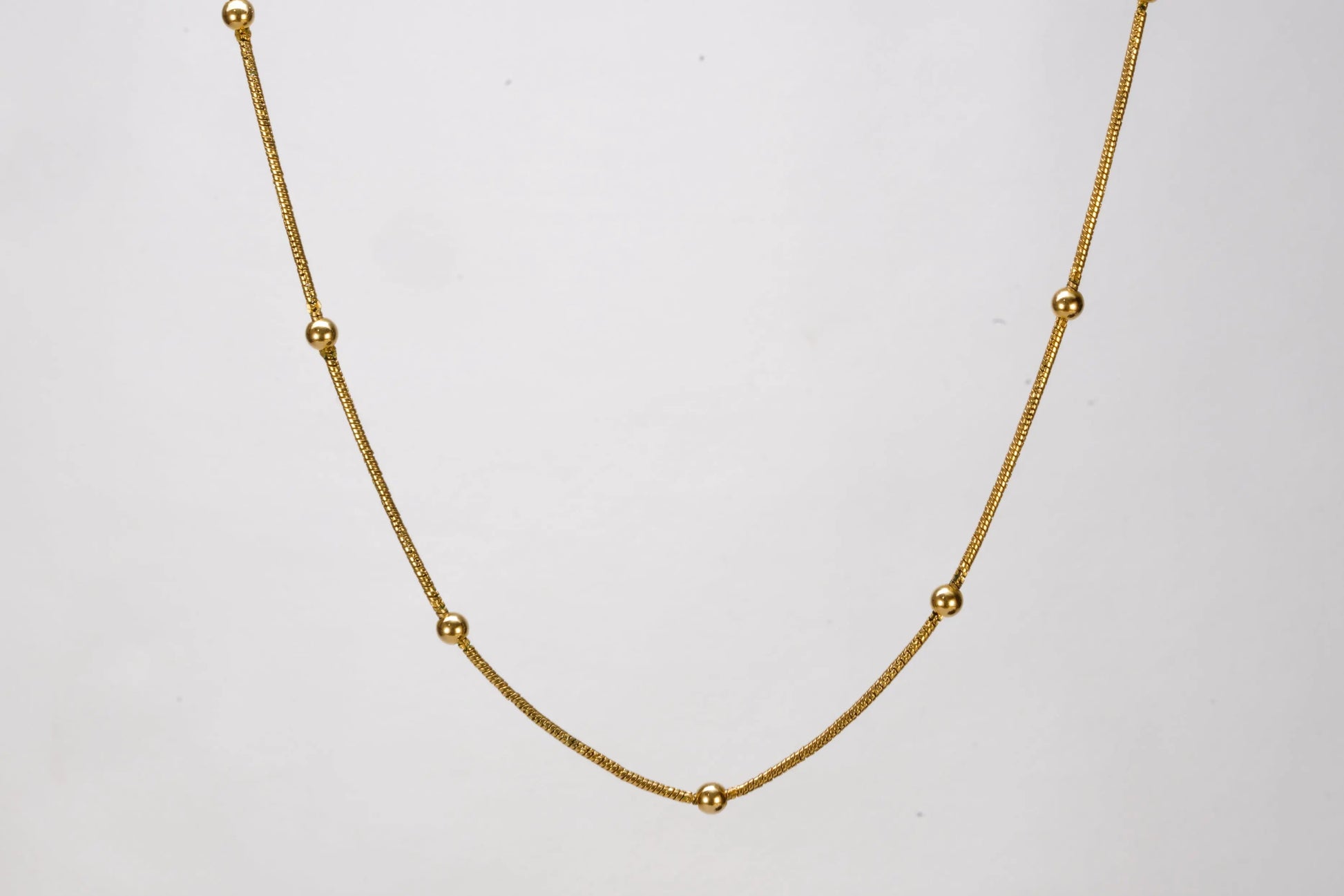 Collier Plaqué Or maille serpent boules Ma boutique