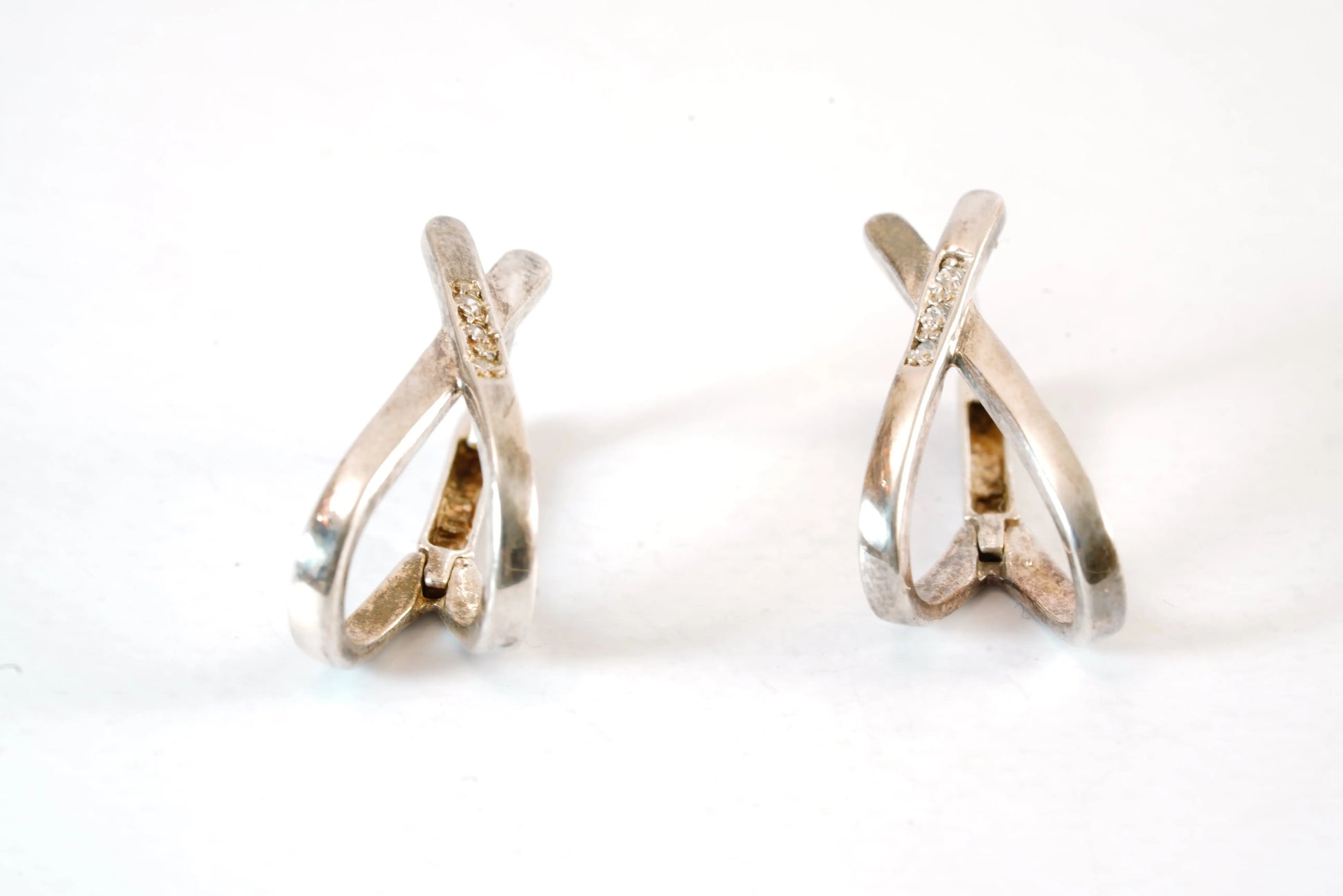 Boucles d'oreilles croisées en Argent avec petites pierres Zirconium Ma boutique