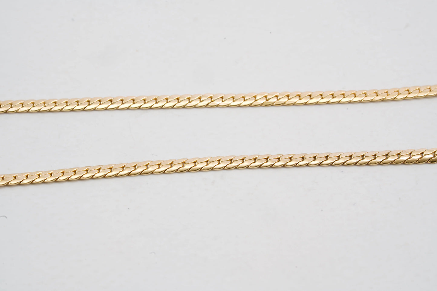 Collier Plaqueé Or maille plate avec pierre bleue imitation Saphir et pierres de Zirconium Ma boutique