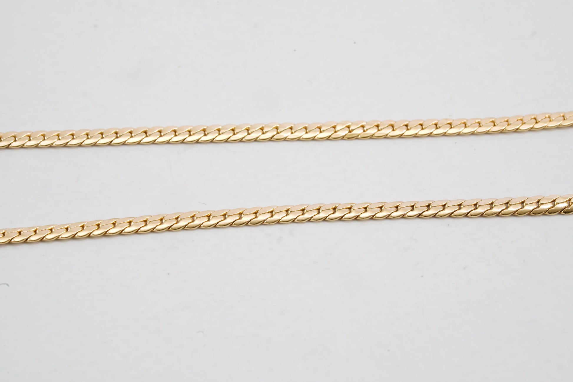 Collier Plaqueé Or maille plate avec pierre bleue imitation Saphir et pierres de Zirconium Ma boutique