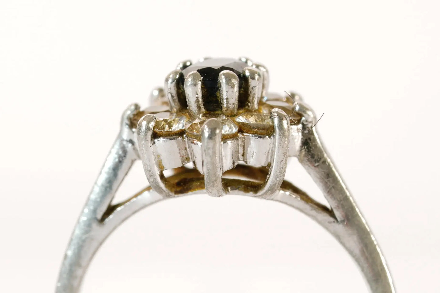 Solitaire forme Marguerite en Argent avec Saphir et Zirconium Ma boutique