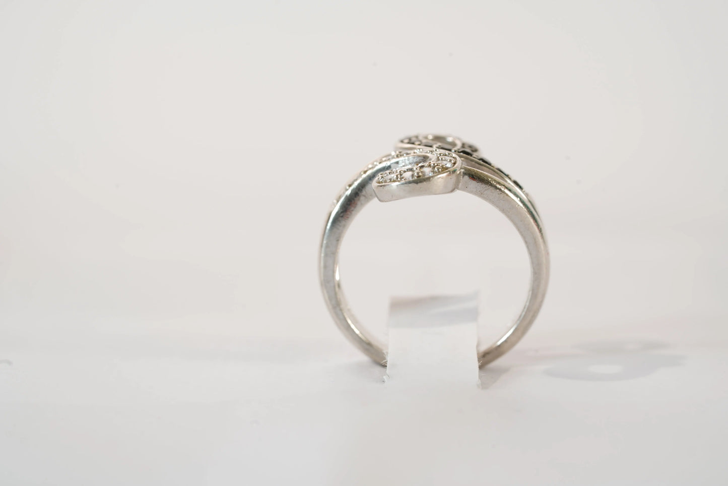 Bague motif avec pierres de Zirconium blanches et noires Ma boutique