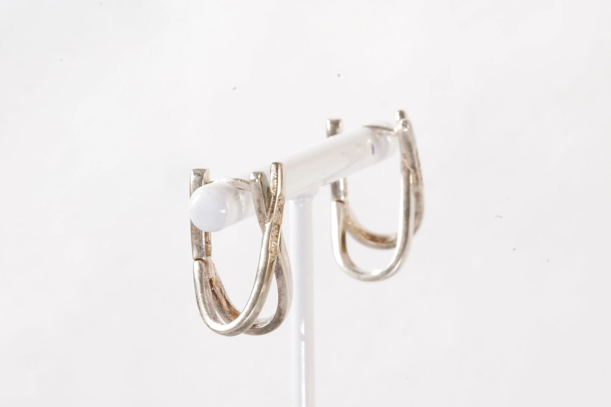 Boucles d'oreilles croisées en Argent avec petites pierres Zirconium Ma boutique