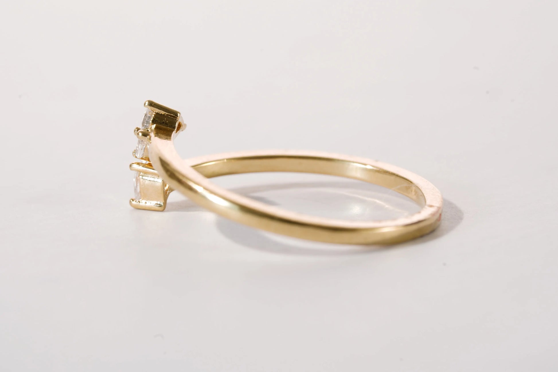 Bague croisée en plaqué Or avec pierres Zirconium Ma boutique
