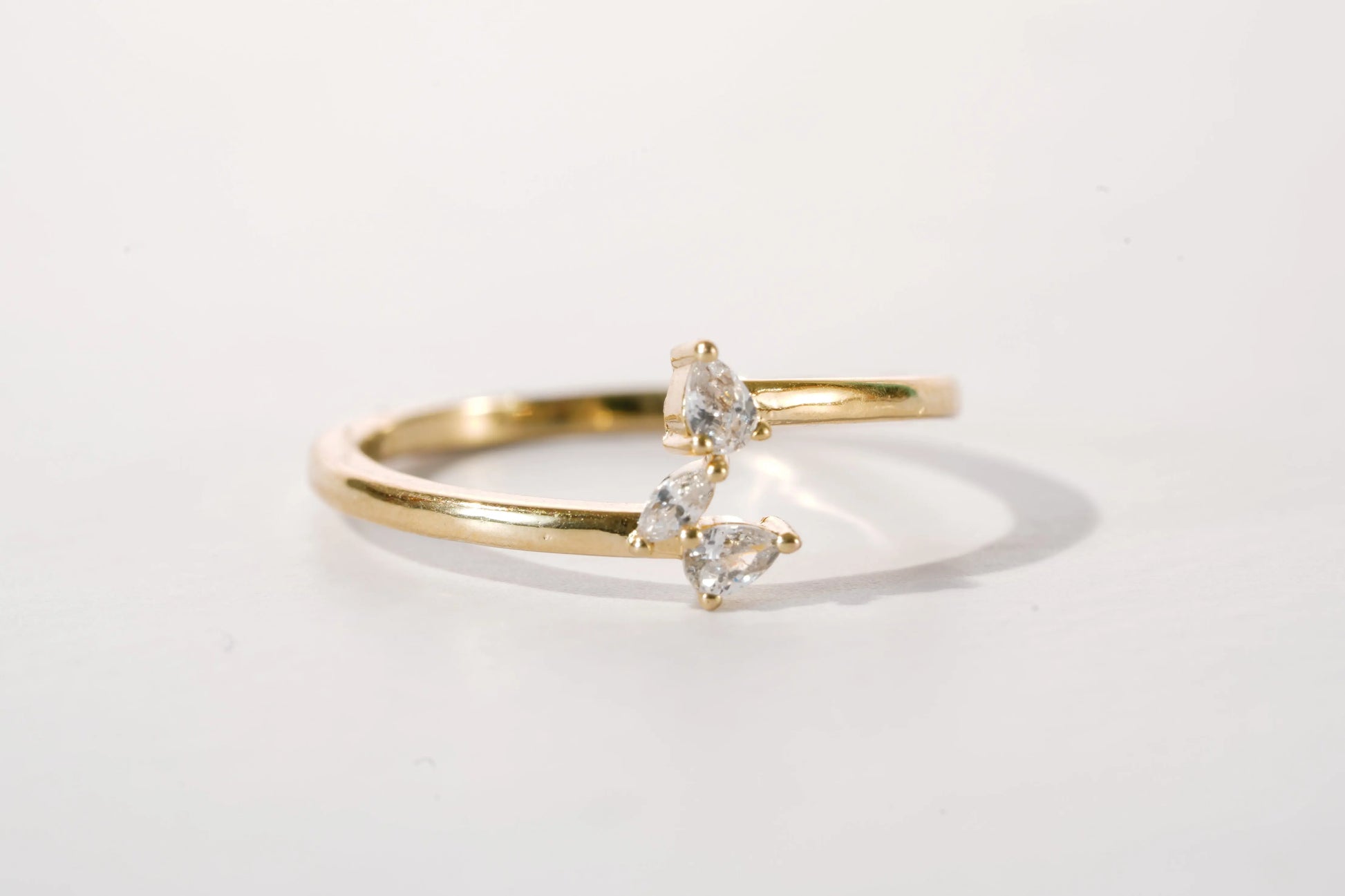 Bague croisée en plaqué Or avec pierres Zirconium Ma boutique