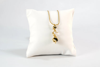 Collier JOURDAN en Plaqué Or avec pierres rondes noires et blanches Ma boutique