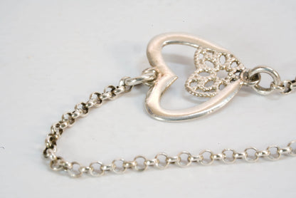 Bracelet en Argent avec pendentifs coueur brodé et pierre rouge et chaîne maille forçat Ma boutique