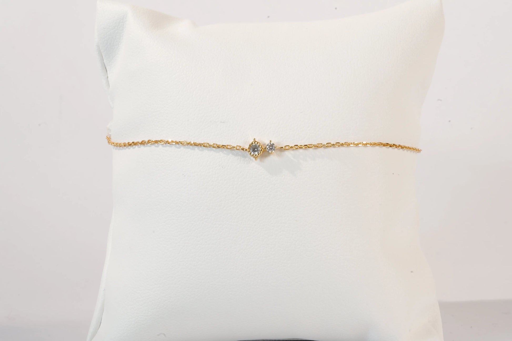 Bracelet fin en plaqué Or maille forçat avec pierres de Zirconium Ma boutique
