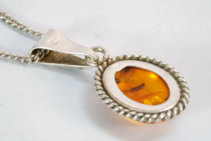 Collier en Argent avec pendentif indépendant avec pierre Ambre orange Ma boutique