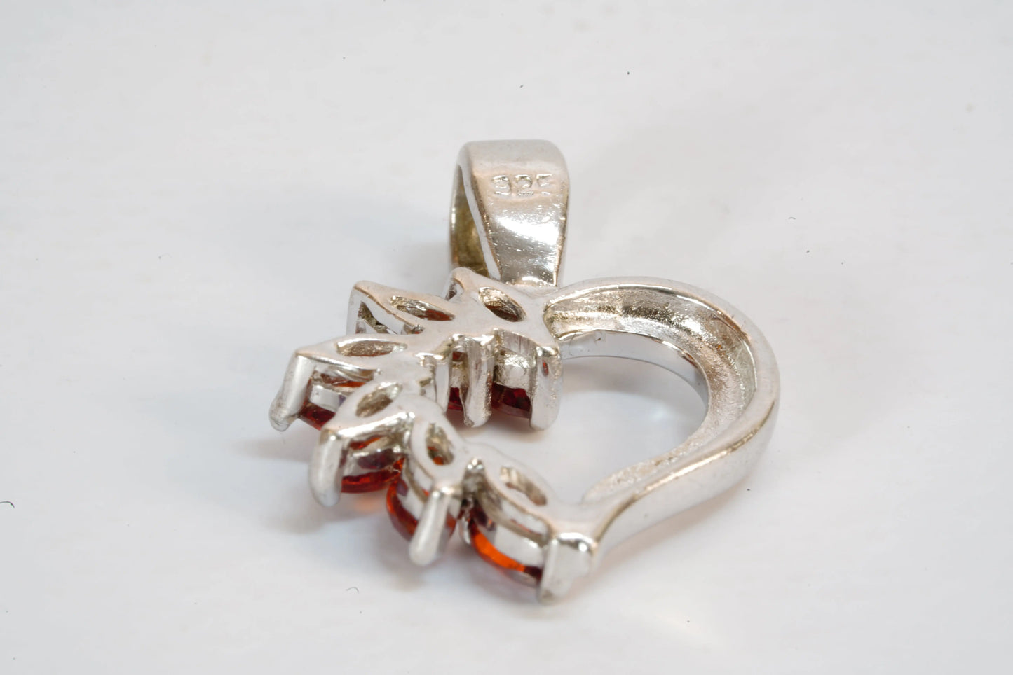 Pendentif en Argent forme coeur avec pierres de Grenat Ma boutique