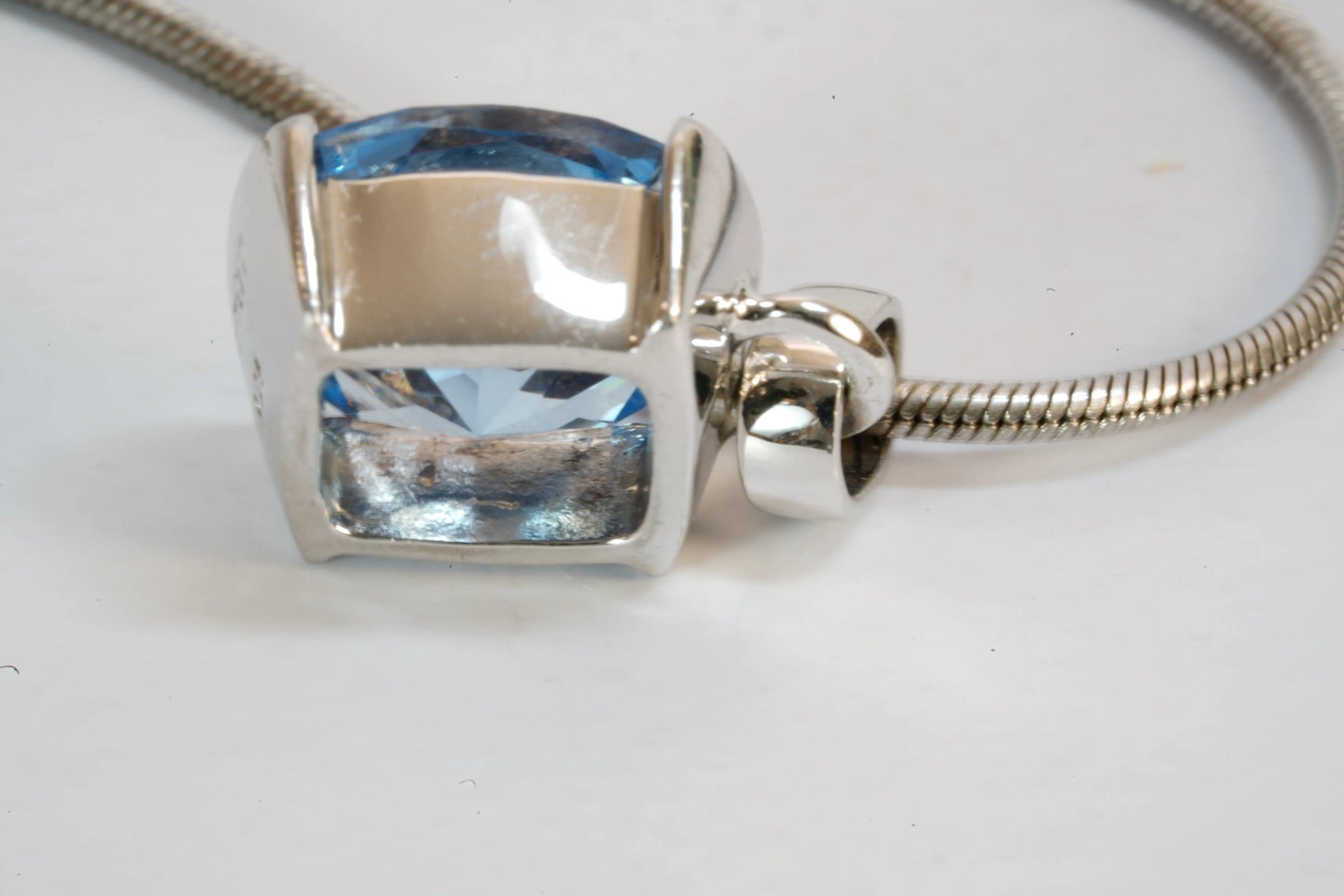 Collier en Argent avec pendentif indépendant avec pierre Bleue style Topaze et chaîne maille serpent Ma boutique