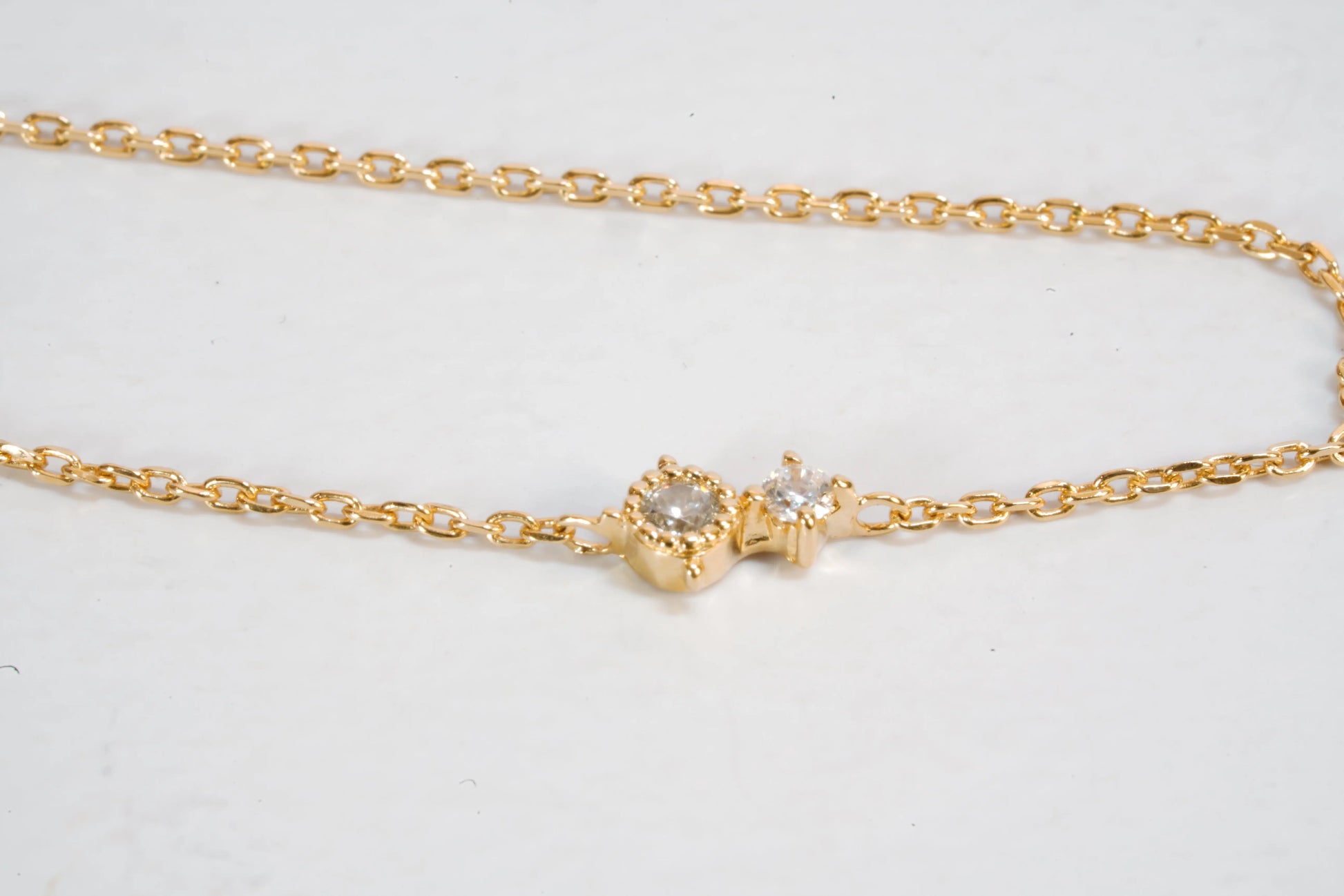 Bracelet fin en plaqué Or maille forçat avec pierres de Zirconium Ma boutique