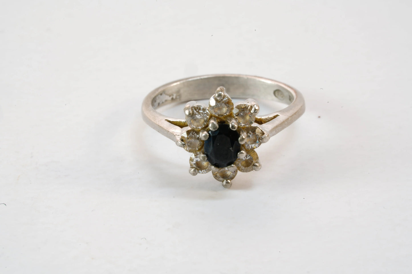 Solitaire forme Marguerite en Argent avec Saphir et Zirconium Ma boutique
