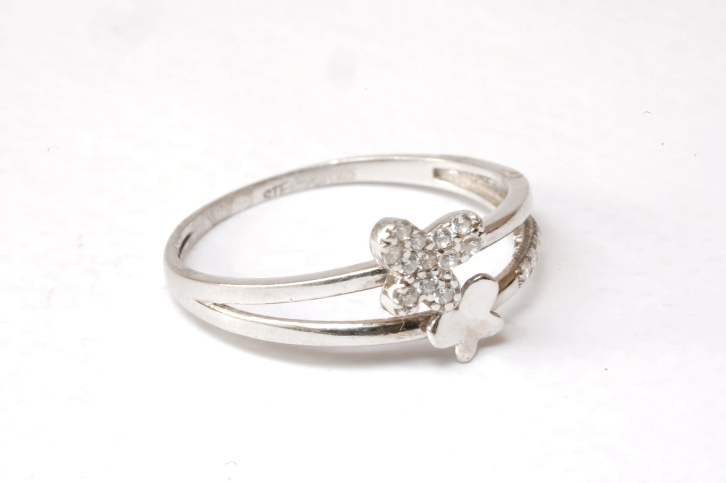 Bague fine en Argent pierre de Zirconium avec motifs papillon Ma boutique
