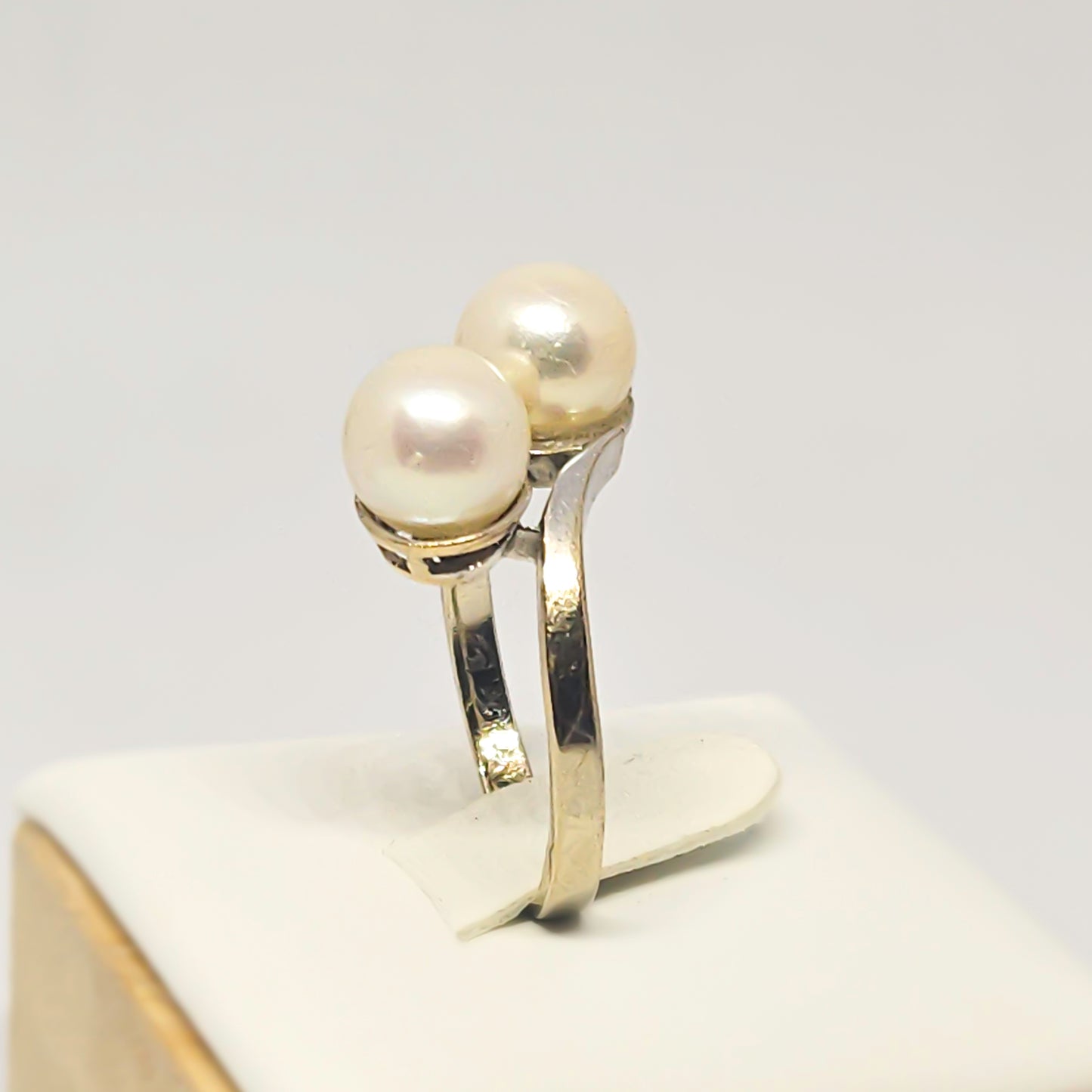 Bague "Toi et Moi" à deux Perles de Culture sur Monture en Or Blanc