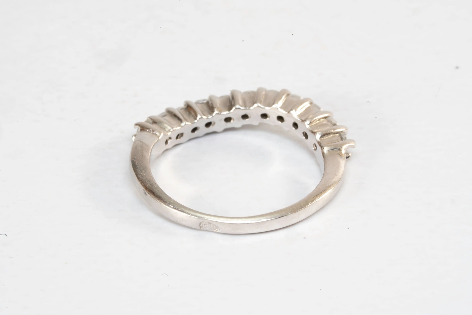 Bague en Argent forme ondulée avec pierres de Zirconium Ma boutique