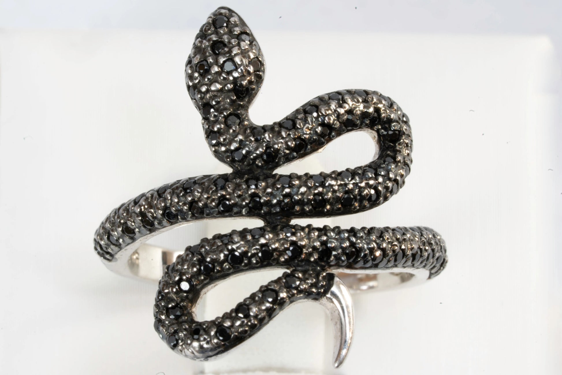 Bague en Argent motif serpent avec pierres de Zirconium noires Ma boutique
