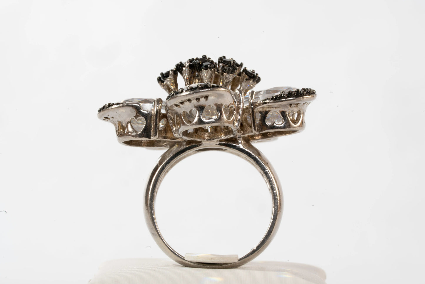 Bague en Argent motif fleur avec pierres de Zirconium Ma boutique