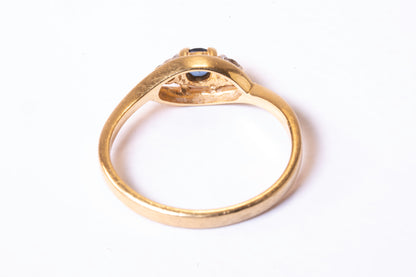Bague Saphir Ovale et Diamants en Or Jaune 18K