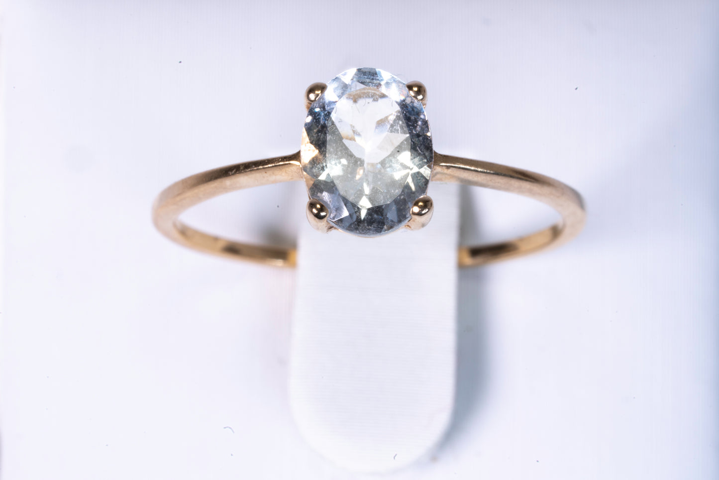 Solitaire Or Jaune 18K et Aigue-Marine Ovale