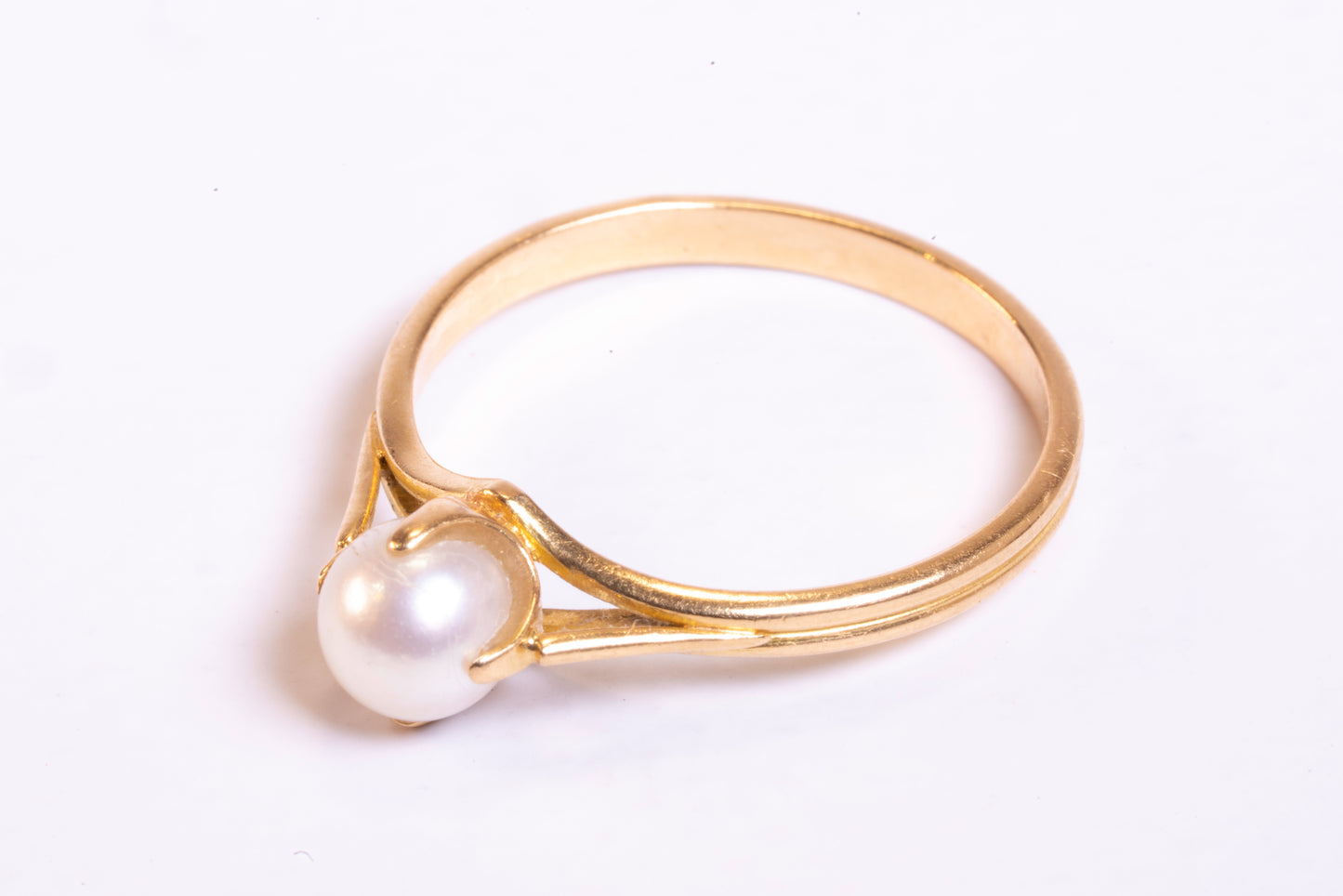 Solitaire Perle de Culture Monture Épaulée Or Jaune 18K