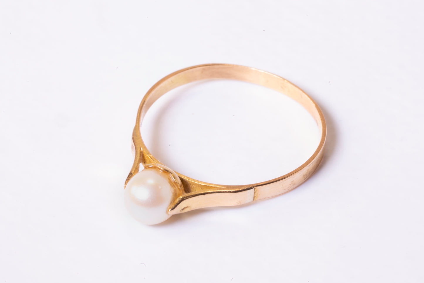 Bague Solitaire Perle de Culture Monture Classique Or 18K