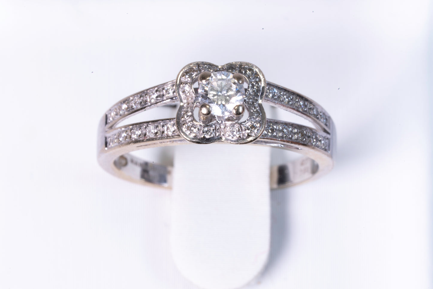 Bague Solitaire Mauboussin Chance of Love – Or Blanc et Diamants