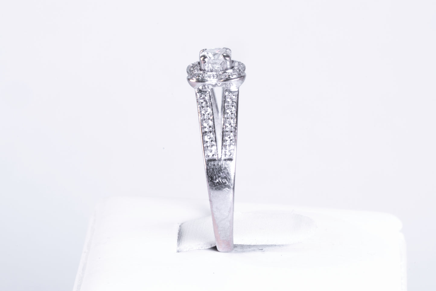 Bague Solitaire Mauboussin Chance of Love – Or Blanc et Diamants